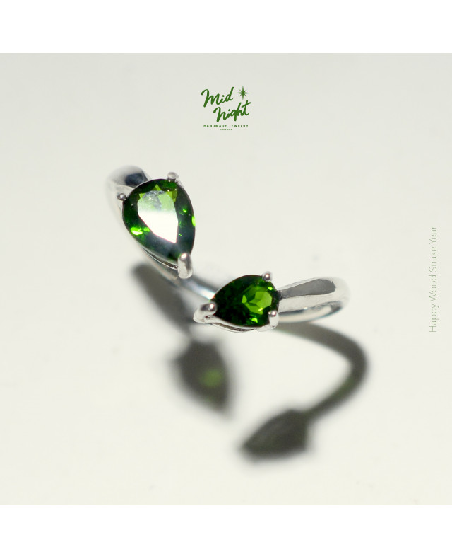 May Birthstone-Diopside Two droplet ring